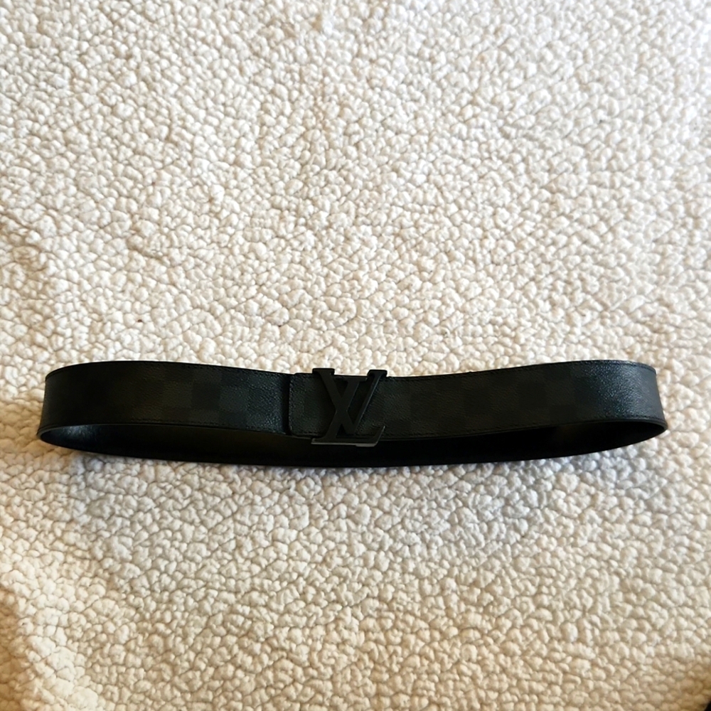 Louis Vuitton mens used belt